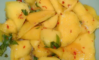 острый салат с манго