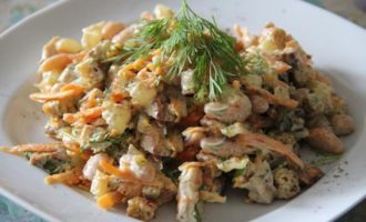 Салат из жареной курицы