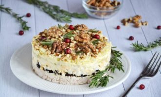 Слоеный салат из курицы