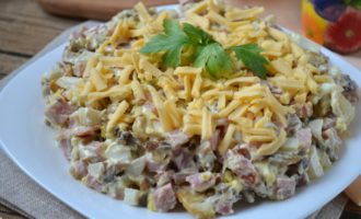 Салат из ветчины с картофелем