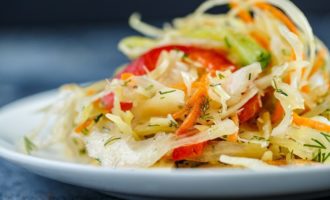 Летний-салат с яблоком
