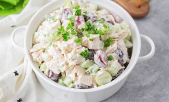 куриный салат с виноградом
