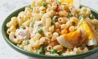 салат с тунцом и макаронами
