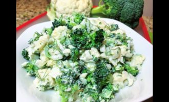 Салат из брокколи с цветной капустой