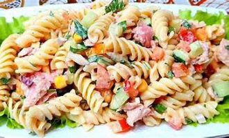 Салат из макарон