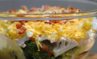 Салат из брокколи и цветной капусты