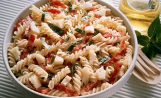 Простой салат из Макарон