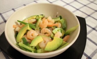 салат из креветок