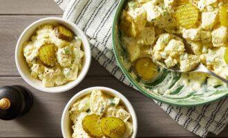 Картофельный салат с маринованным укропом