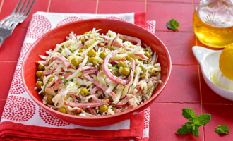 Салат из капусты с сыром