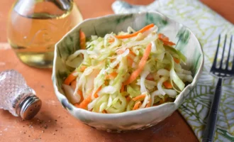Салат из свежей капусты и моркови