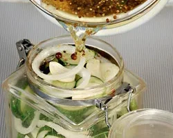 огурцы в банке